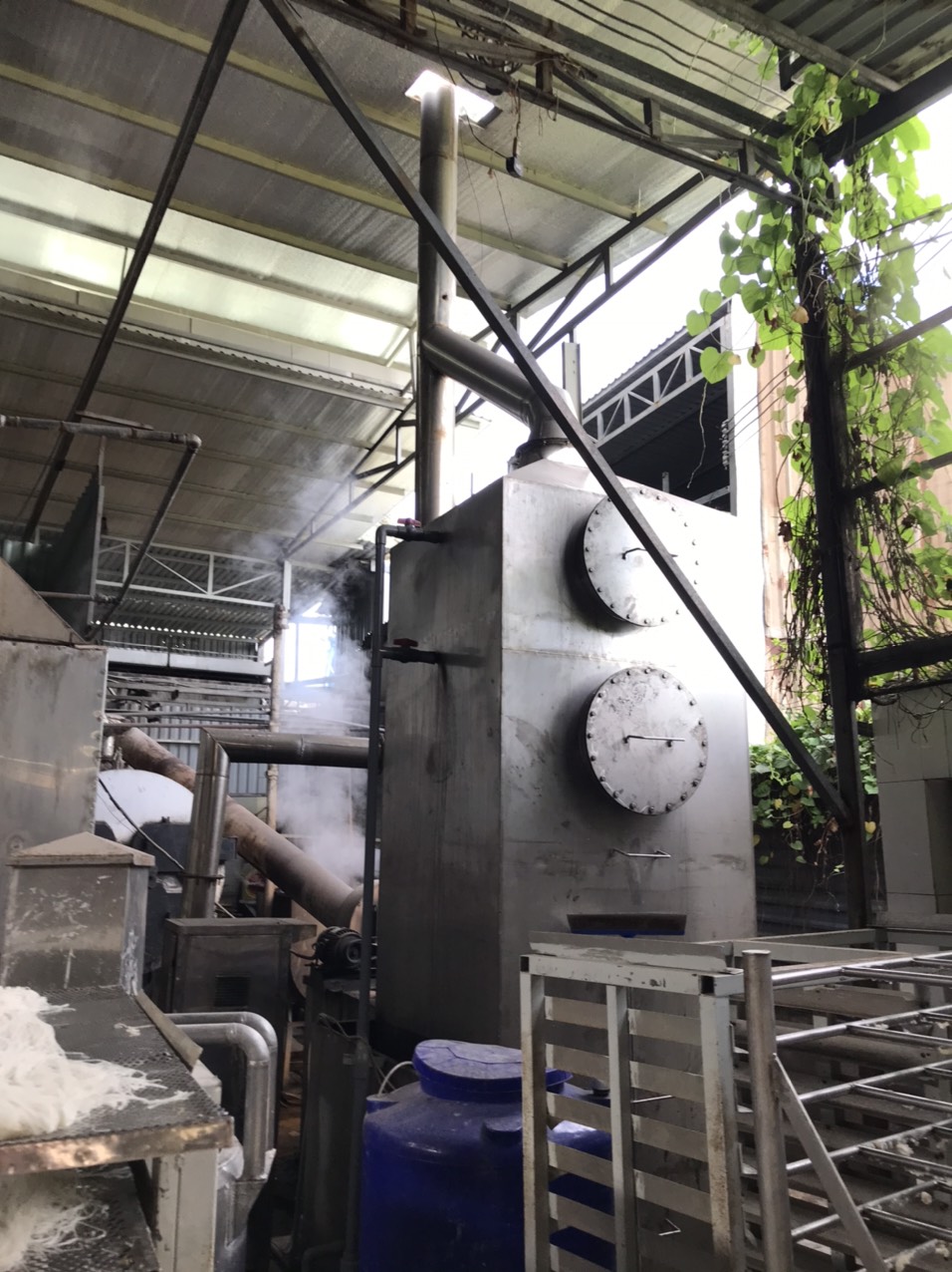 Ứng dụng quả cầu tách khí D50 màu đen cho tháp xử lý khí