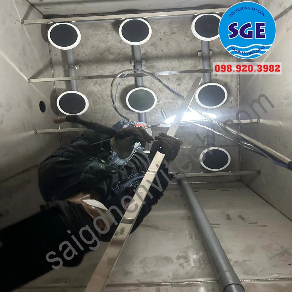 Cách lắp đặt đĩa thổi khí