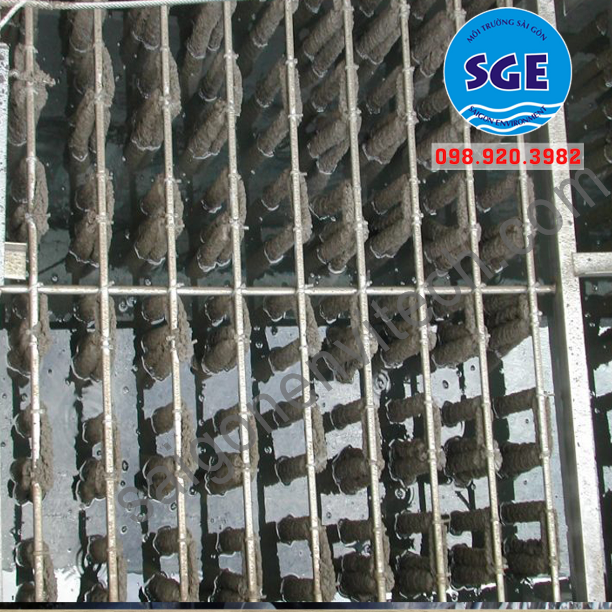 Lắp đặt giá thể vi sinh dạng sợi cố định